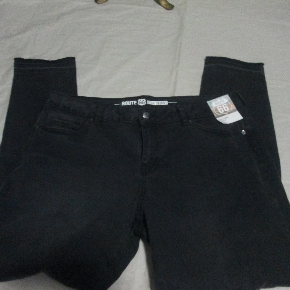 NEW RT 66 SKINNY DISTRESSED JEANS 18